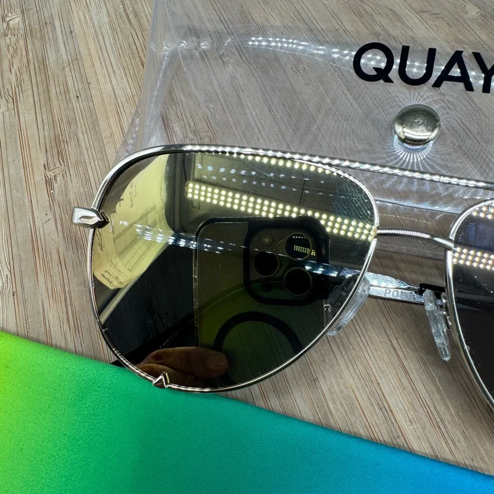 Quay‎ High Key Mini 126 Sunglasses Gold Polarized Display